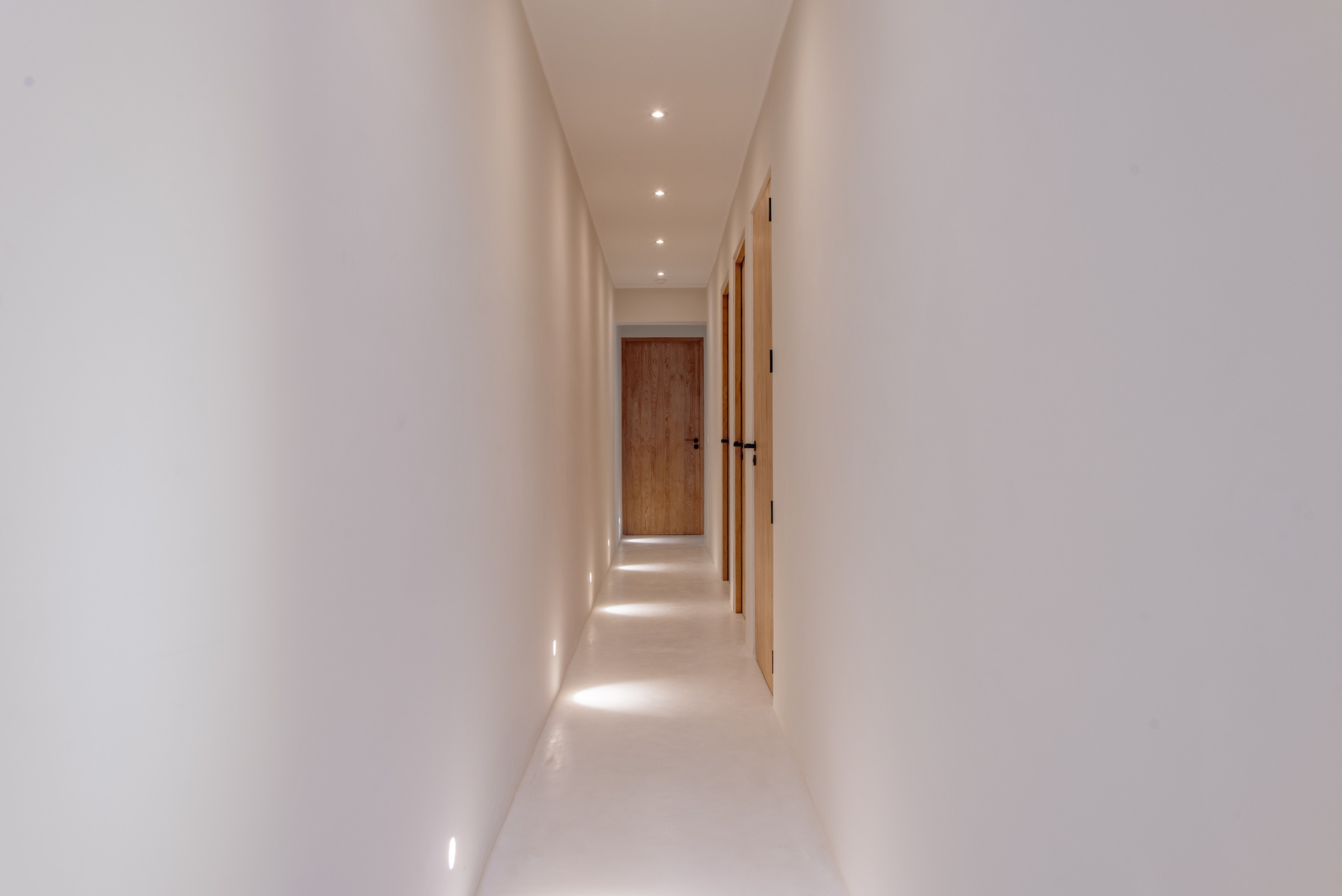 Resa estates Geraldine te koop finca noorden north ibiza sale bathroom hallway.jpg